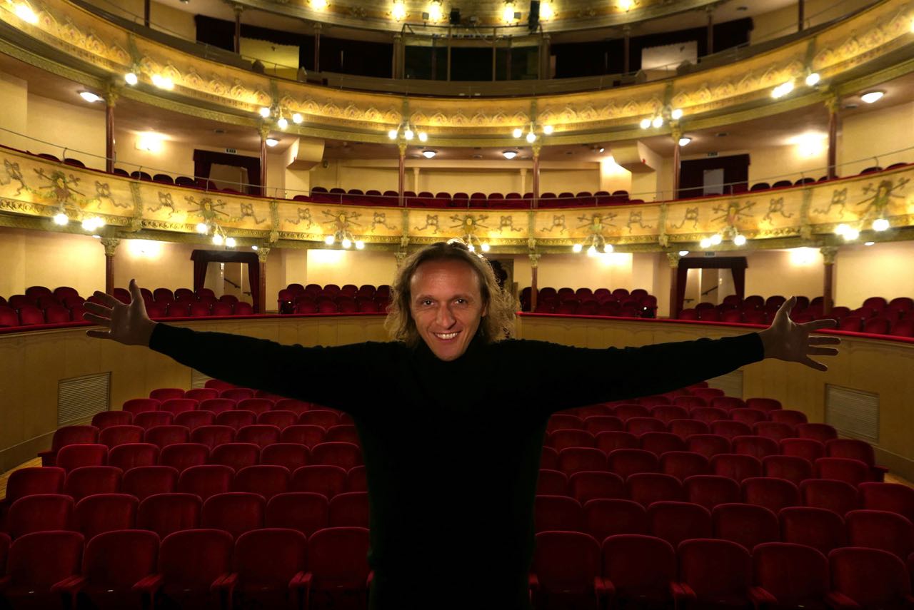 IL DIRETTORE ARTISTICO PRESENTA LA STAGIONE 2019/2020 - Teatro di Lonigo